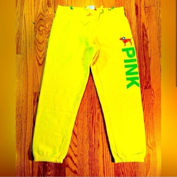 Pink - Victoria Secret Ladies Capri Unique Sweatpants | 🤩Look at the Details!​ - Picture 1 of 11